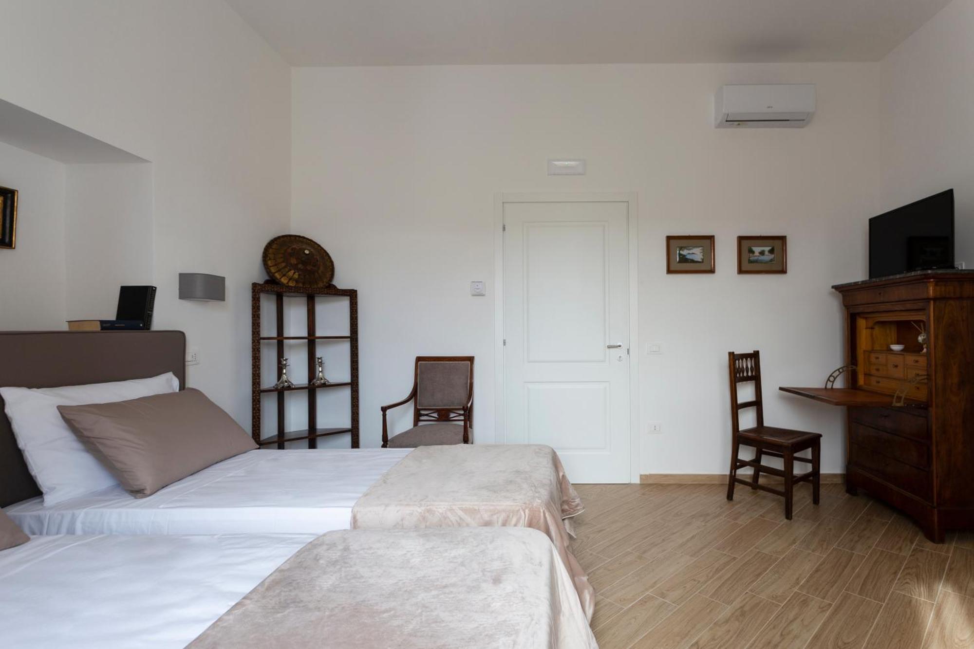 Residenza 33 Hotel เนเปิลส์ ภายนอก รูปภาพ