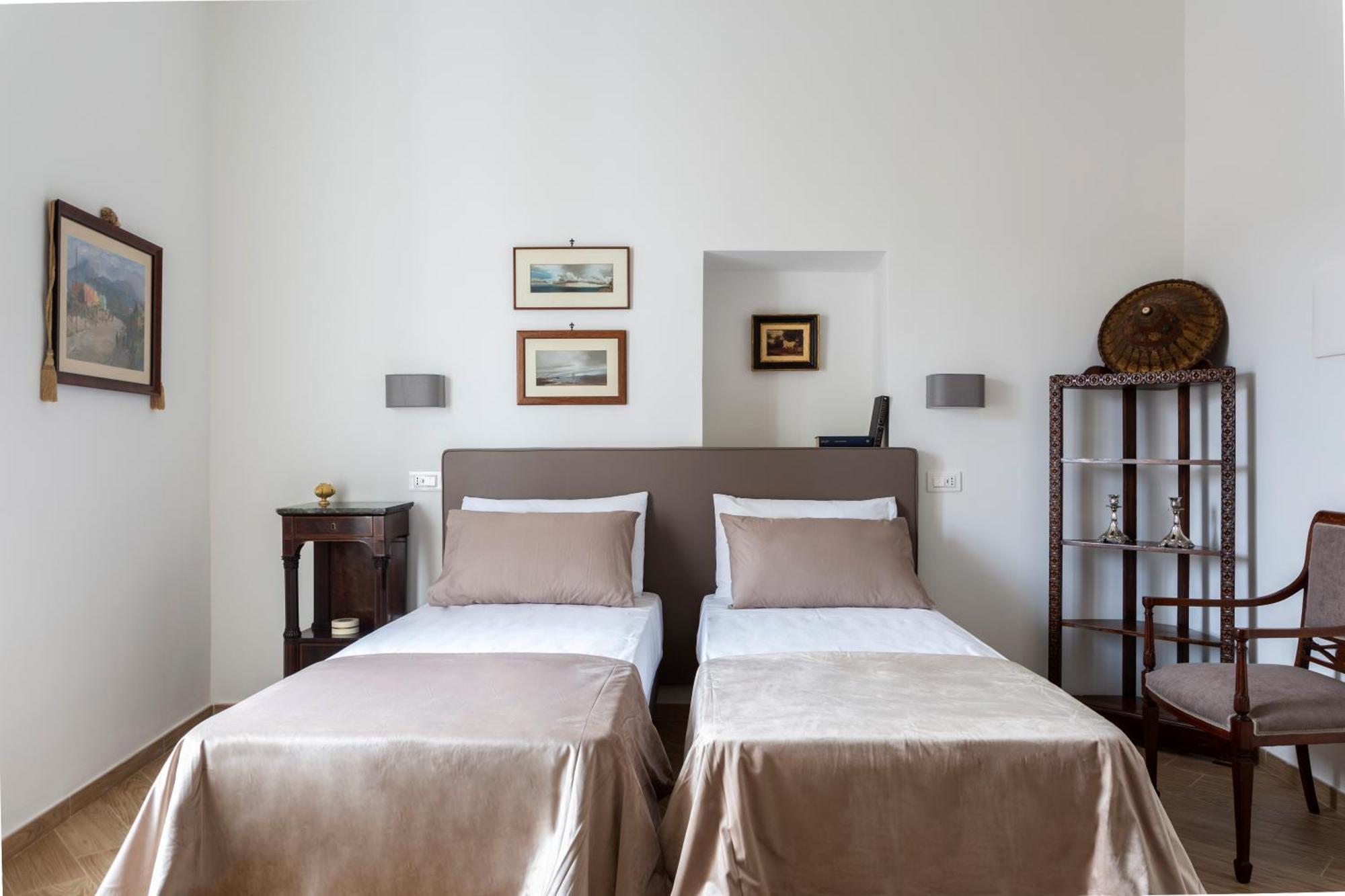 Residenza 33 Hotel เนเปิลส์ ภายนอก รูปภาพ