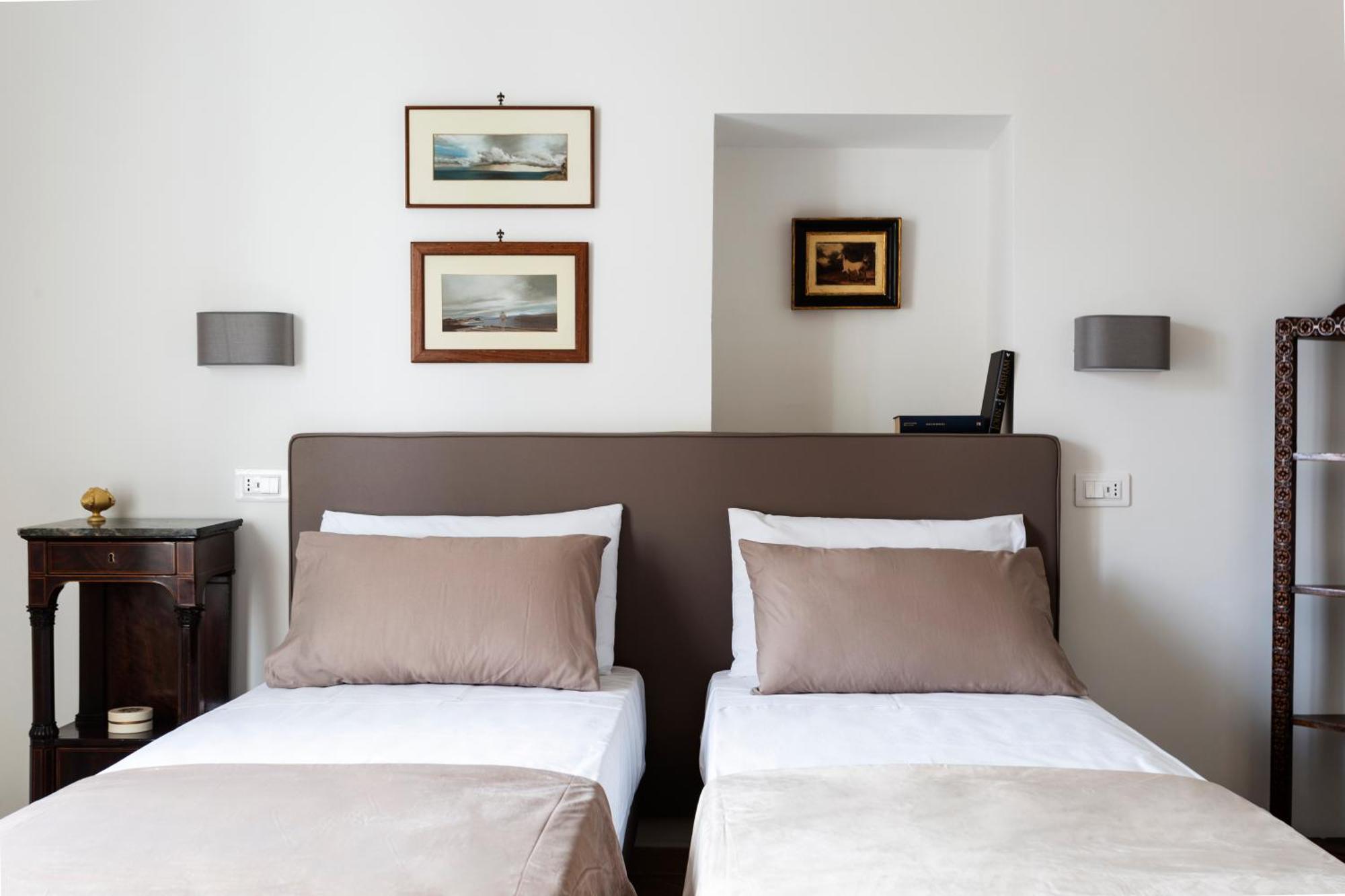 Residenza 33 Hotel เนเปิลส์ ภายนอก รูปภาพ