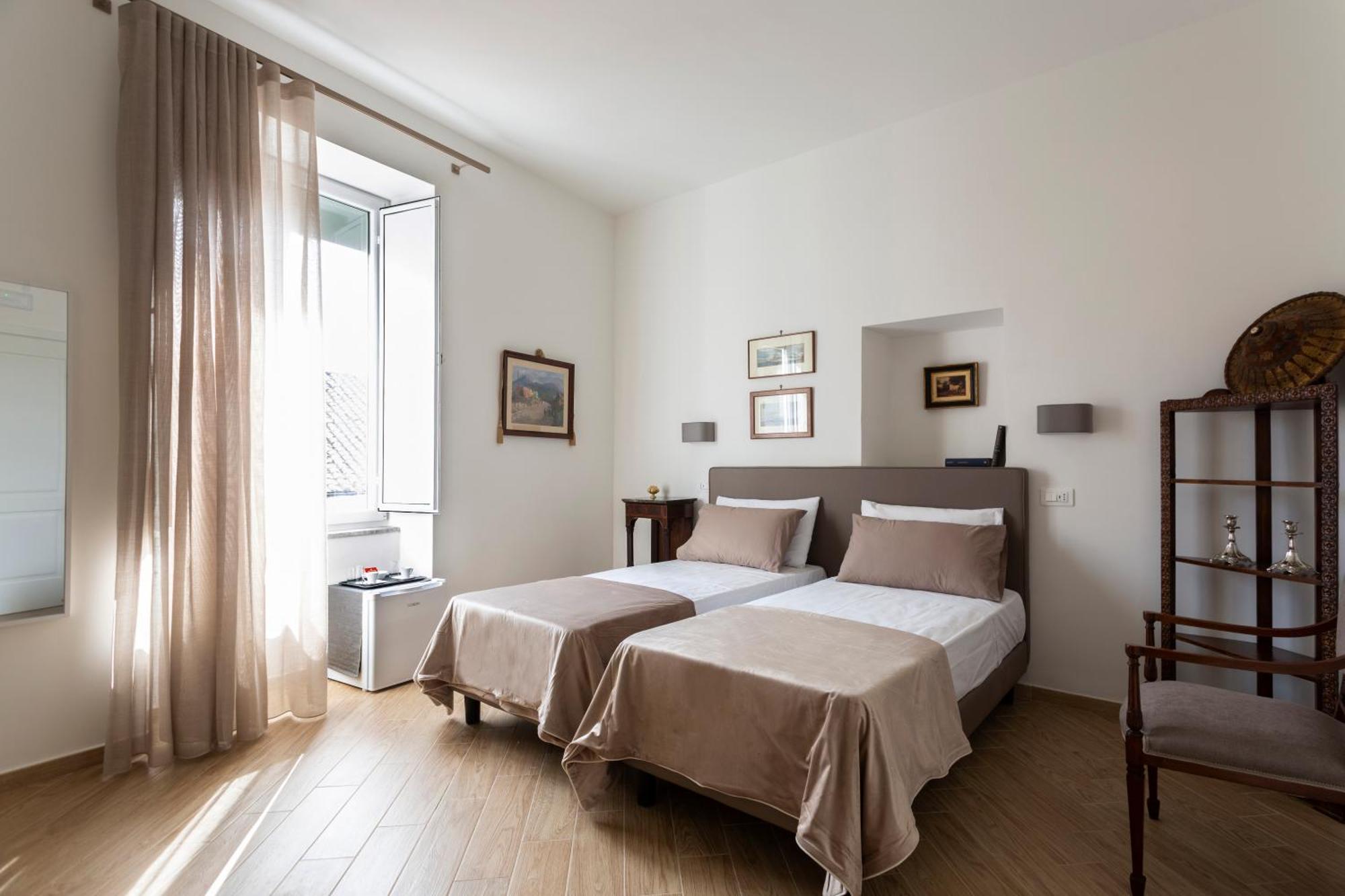 Residenza 33 Hotel เนเปิลส์ ภายนอก รูปภาพ